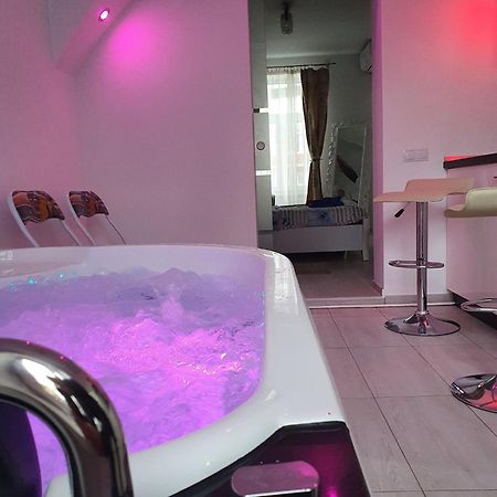 شقة White House & Jacuzzi سيبيو المظهر الخارجي الصورة