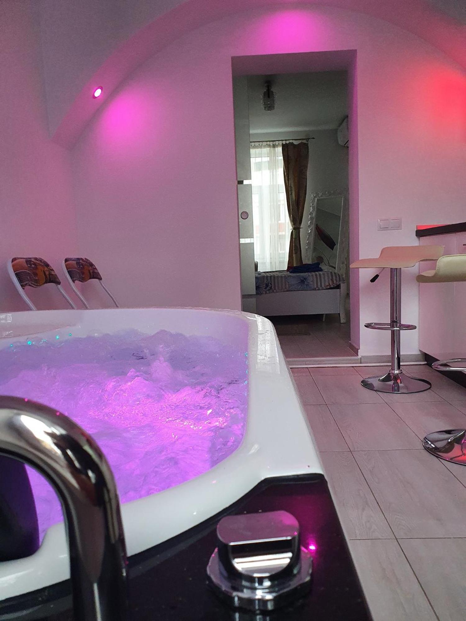 شقة White House & Jacuzzi سيبيو المظهر الخارجي الصورة